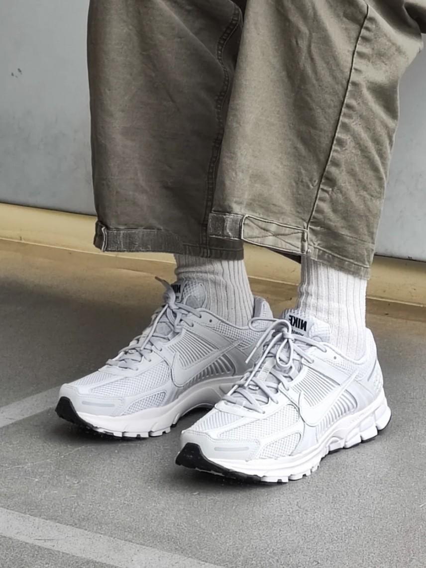 复古白灰色的vomero5终于来啦◎!!